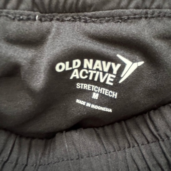Old Navy active stretch tech shorts - Picture 3 of 3